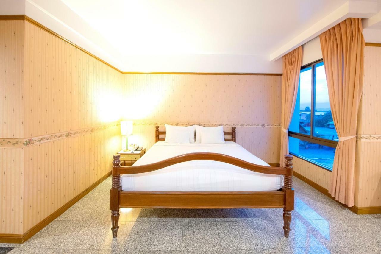 Kosit Hill Hotel Пхетчабун Экстерьер фото